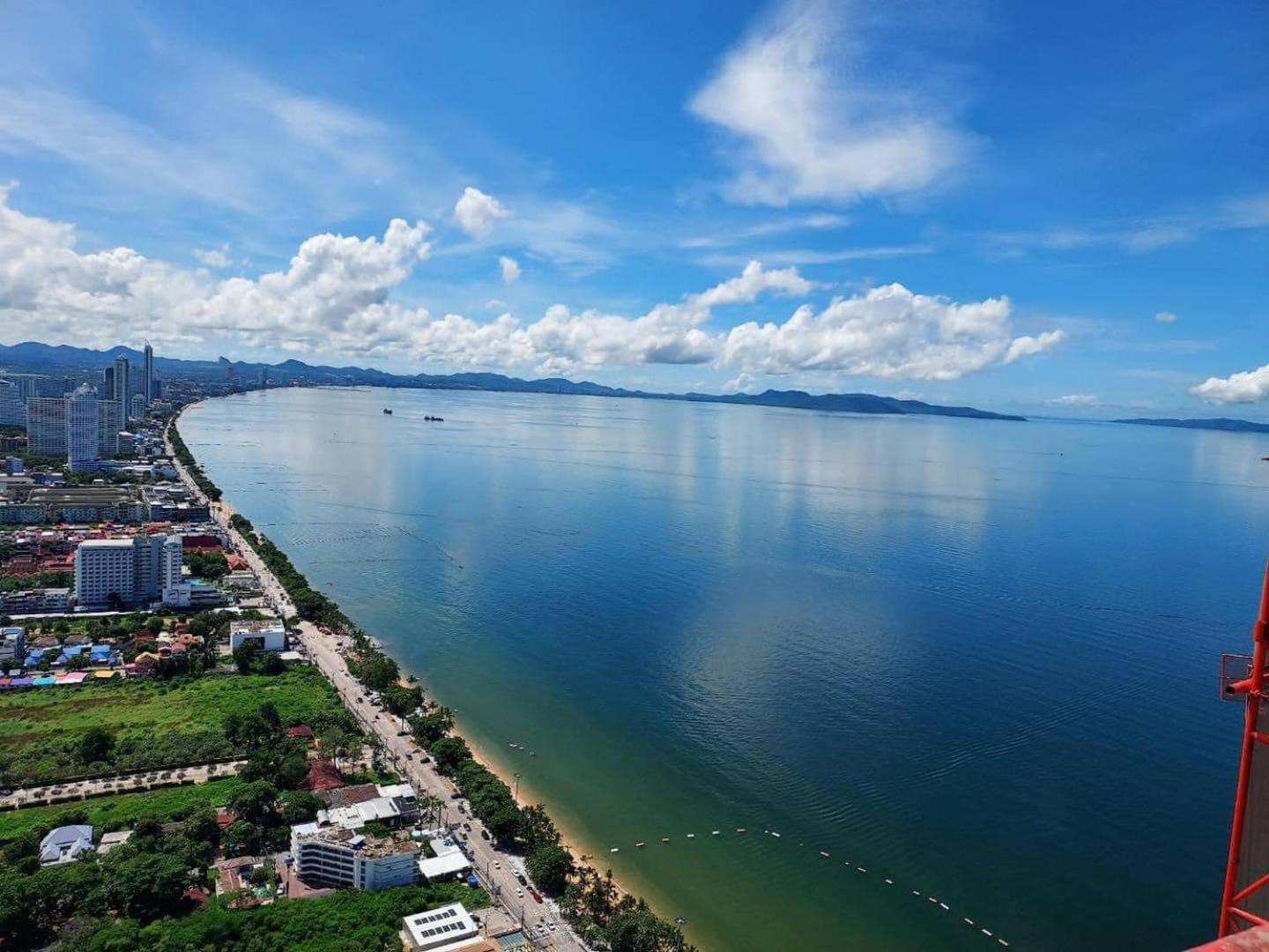 Appartement The Astra Sky River à Jomtien Beach Extérieur photo